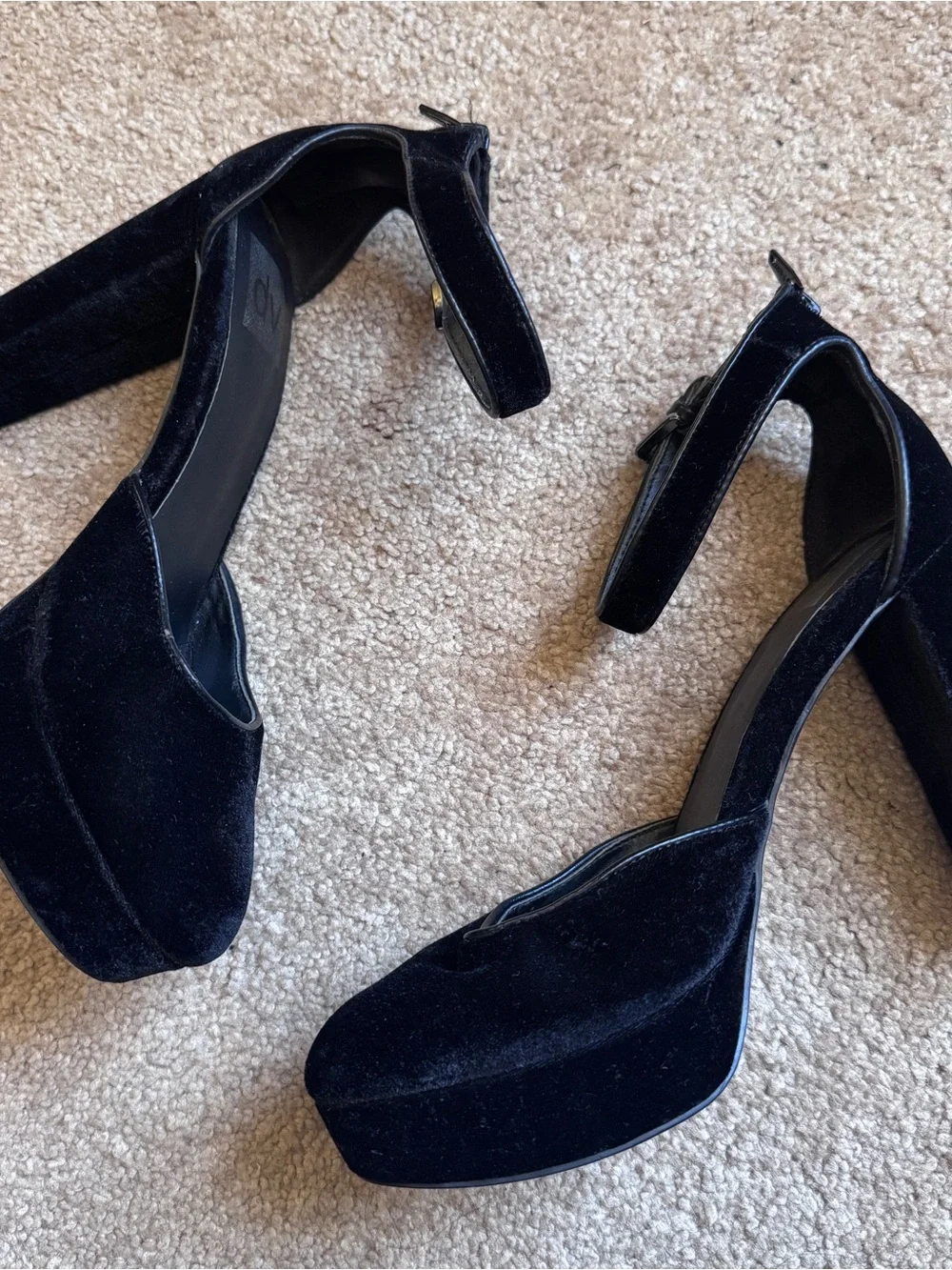 Steve Madden Black Velvet Platform Block Heel Sandals with Ankle Strap